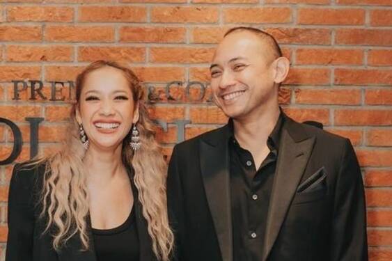 Foto: Bunga Citra Lestari dan suami.