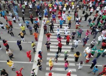 Viral! Satpol PP Usir Kakek Penjual Roti Keliling di CFD Medan