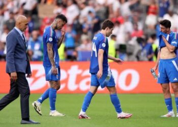 Italia tersingkir