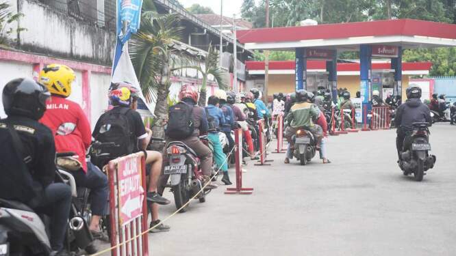 Foto: Pemerintah memastikan pembelian bahan bakar minyak (BBM) subsidi jenis pertalite untuk sepeda motor tidak akan dibatasi.