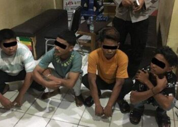 4 Remaja Ditangkap Warga Hendak Tawuran Pakai Senjata Tajam