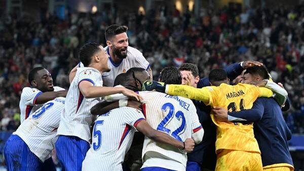 Foto: Prancis menang adu penalti atas Portugal untuk melaju ke semifinal.