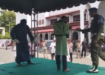 9 Pelanggar Syariat Islam di Pidie Dihukum Cambuk