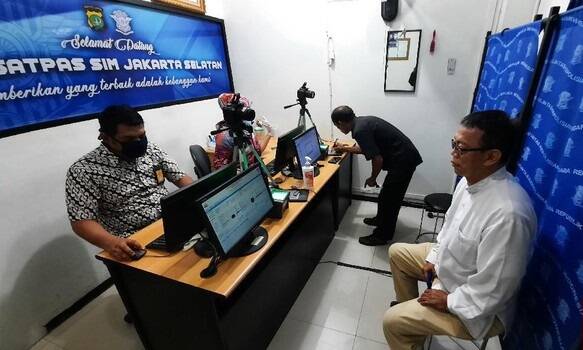 Foto: Perpanjangan SIM