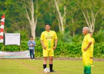 Resmi Diusung Golkar, Bobby-Surya Main Bola Bersama