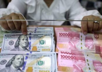 Rupiah Terkulai Lemah, Harga Emas Turun