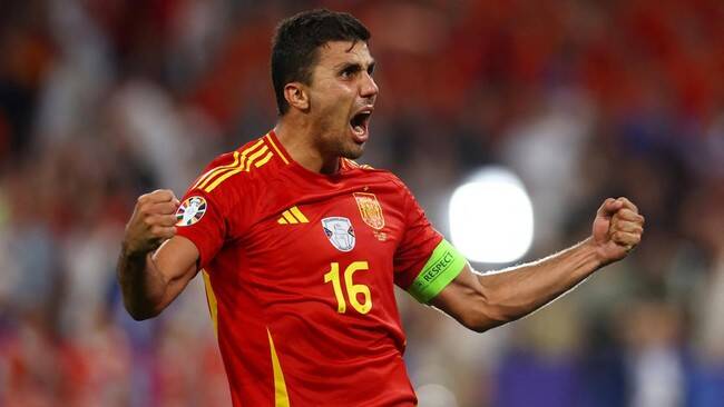 Foto: Rodri terpilih sebagai pemain terbaik Euro 2024.