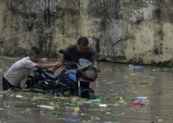 Hujan Deras-Banjir, 14 Orang Meninggal Dunia