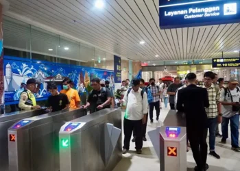 pengguna kai bandara
