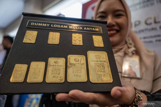 Foto: Penjualan logam mulia.