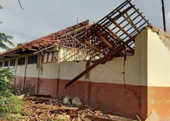 Sekolah Runtuh Ketika Ujian, 21 Orang Tewas!