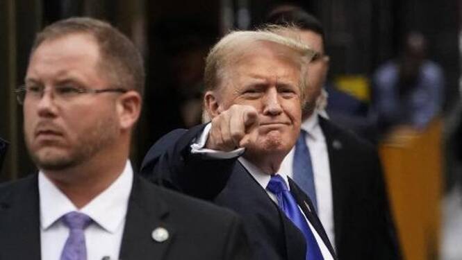 Foto: Donald Trump dikawal bodyguard.