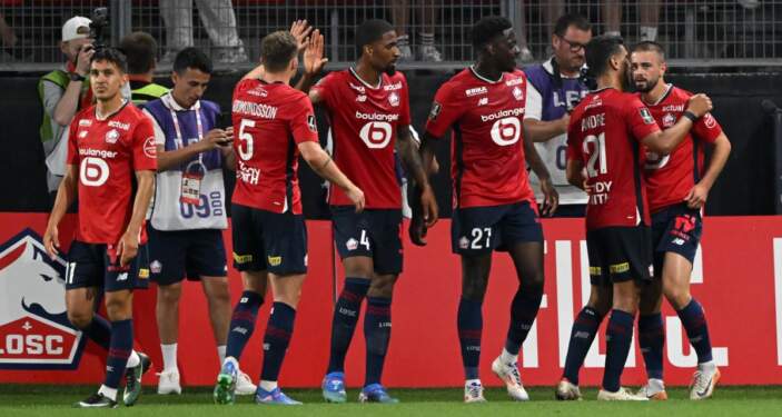 Foto: Para pemain Lille merayakan kemenangan atas Fenerbahce di Stadion Fenerbahce Sukru Saracoglu Istanbul.