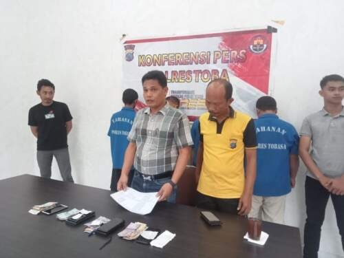 Kasat Reskrim Polres Toba, Iptu Wilson Panjaitan saat memberikan keterangan.