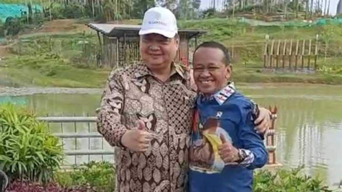 Foto: Dua politikus Golkar, Airlangga Hartarto dan Bahlil Lahadiala bertemu di sela kunjungan kerja di Ibu Kota Nusantara (IKN), Penajam Paser Utara, Kalimantan Timur, Senin, 12 Agustus 2024. Foto tangkap layar video.