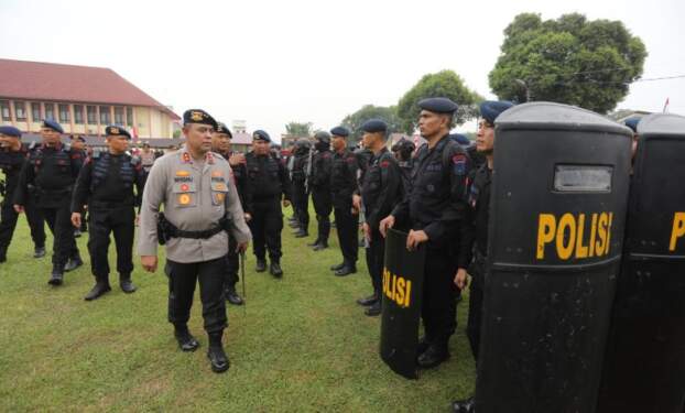 Foto: Kapolda Sumut Irjen Pol Whisnu Hermawan Februanto mengecek kesiapan personel, Rabu (14/8/2024).