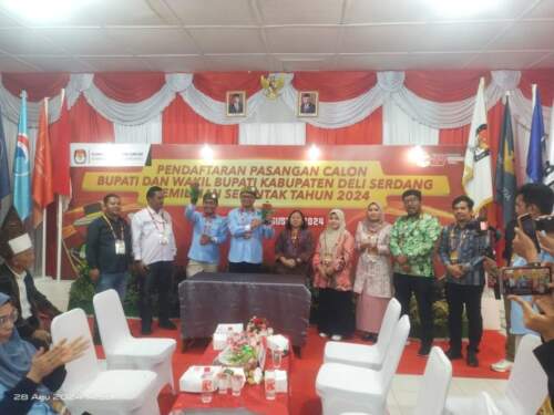 Foto: Bakal calon Bupati dan Wakil Bupati Deli Serdang Asri Ludin Tambunan-Lom Lom Suwondo.