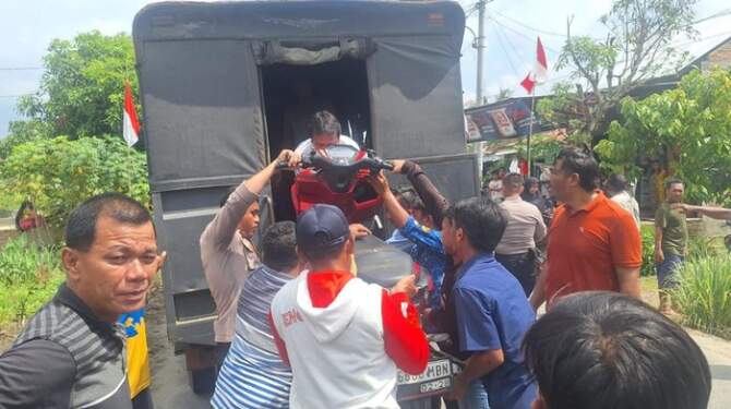 Foto: Polisi mengamankan barang bukti sepeda motor saat menangkap 28 orang hendak tawuran di Deli Serdang (Dok. Polresta Deli Serdang)