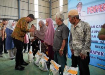 Bobby Salurkan Beras kepada 81.569 Keluarga Penerima Manfaat
