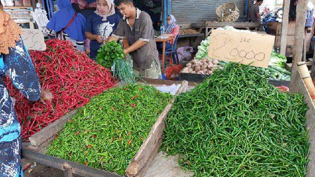Foto: Pedagang cabai di Medan.