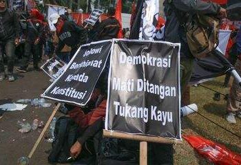 Gelombang Protes RUU Pilkada Membara di Berbagai Daerah