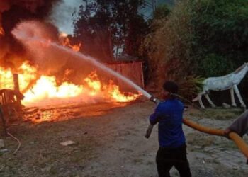 Gudang di Sitinjo Dairi Terbakar Hebat