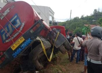 Truk Tangki Tabrak 2 Pengendara Betor di Sibolga Hingga Tewas