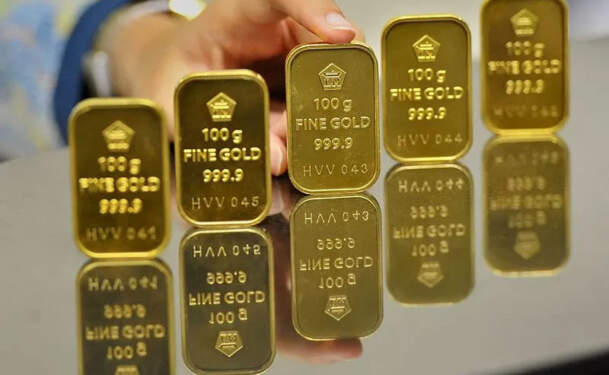 Foto: Harga emas Antam turun lagi, kini Rp1,428 juta per gram.