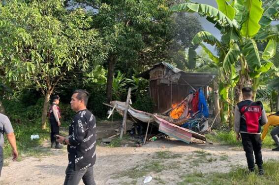 Foto: Tim gabungan melakukan Gerebek Kampung Narkoba (GKN) di Jalan M Yusuf Jintan (Pekan Jumat), Desa Percut, Kecamatan Percut Sei Tuan, Rabu (07/8/2024) sore. (Ist)