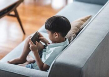 Simak! Ini Tips Simpel Agar Anak Tak Kecanduan Gadget