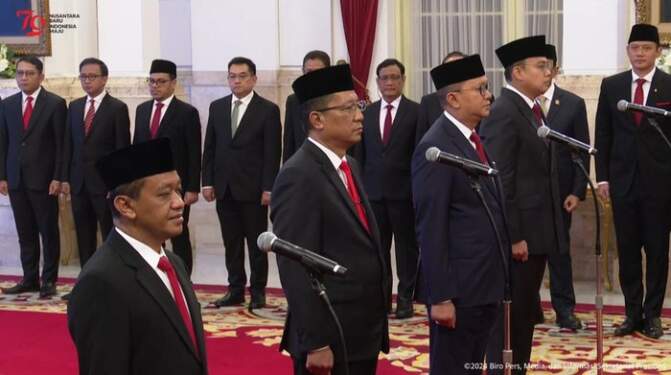 Foto: Presiden Joko Widodo melantik menteri dan kepala badan pada Senin (19/8/2024).