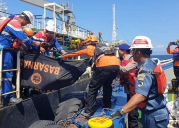 Kapal Tanker Terbakar, 5 ABK Tewas-12 Luka