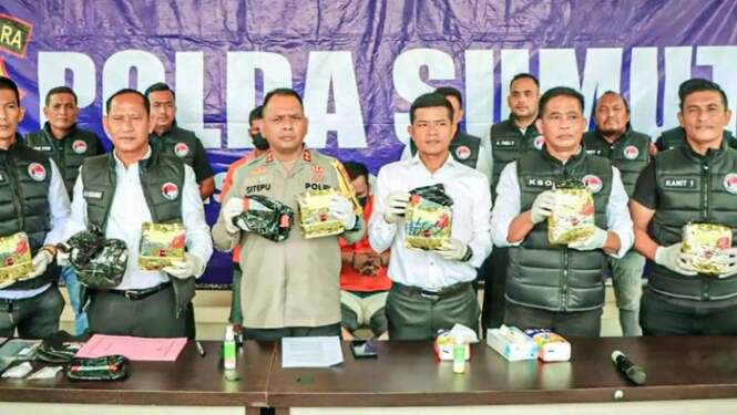 Foto: Kaporles Sergai AKBP Jhon Hery Sitepu saat merilis kasus pengungkapan narkoba.