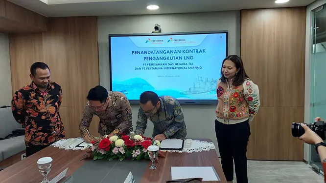 Foto: PGN selaku Subholding Gas Pertamina dan PT PIS Integrated Marine Logistics menandatangani kontrak pengangkutan Liquefied Natural Gas (LNG) Kargo dari Lapangan Donggi Senoro menuju Floating Storage & Regasifation Unit (FSRU) yang berada di Lampung (FSRU Lampung).(Dok:PGN)