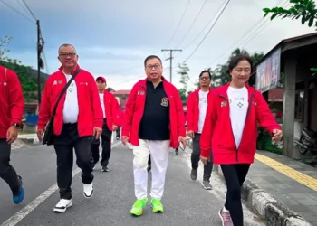 Anggota Komisi X DPR RI dr Sofyan Tan membuka acara Lintas Samosir 2024 yang diselenggarakan Politeknik Pariwisata (Poltekpar) Medan kerja sama Komisi X DPR RI di Marianna Resort and Convention, Samosir 28-30 Agustus 2024.(Dok:Juli Simanjuntak)