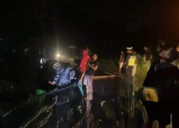 Diguyur Hujan: Pegunungan Longsor di Karo, Mobil Terjebak