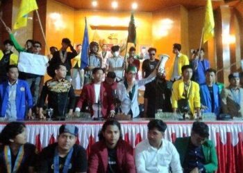 Mahasiswa Duduki DPRD Asahan!