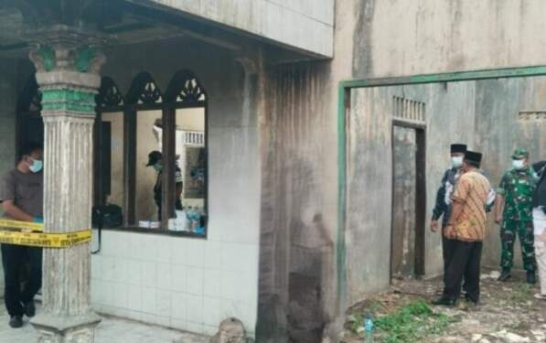 Foto: Rumah kosong lokasi penemuan Ismail yang telah membusuk.