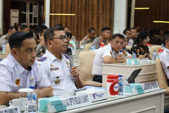Foto: Kadishub Sumut Agustinus Panjaitan saat rapat di Mapolda Sumut.