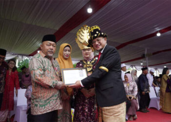 PTPN IV PalmCo Regional 1 Serahkan Penghargaan kepada 1.488 Karyawan