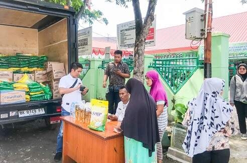 Mobil Pasar Murah Keliling diserbu warga