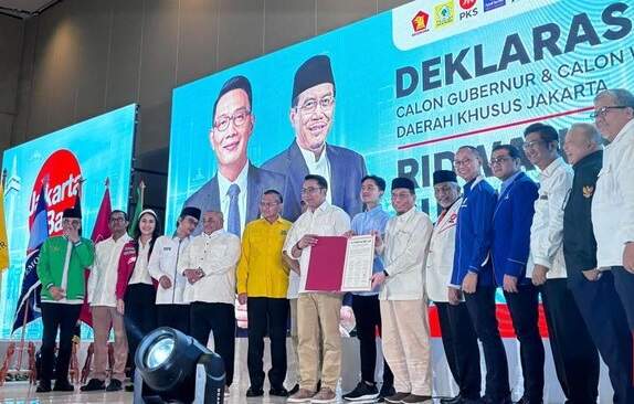 Foto: Deklarasi Ridwan Kamil-Suswono maju Pilkada Jakarta 2024. (CNN Indonesia/ Muhammad Naufal)