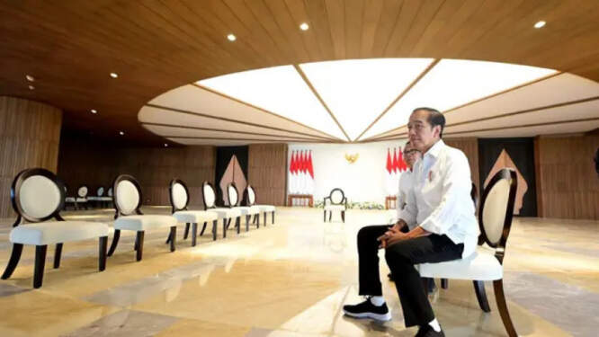 Foto: Jokowi mengumpulkan kepala daerah se-Indonesia di IKN.