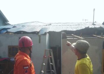 2 Rumah Diterjang Angin Puting Beliung di Medan Marelan