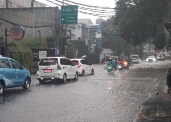 Cuaca Hari Ini: Hujan Ringan-Deras Guyur Kota Besar