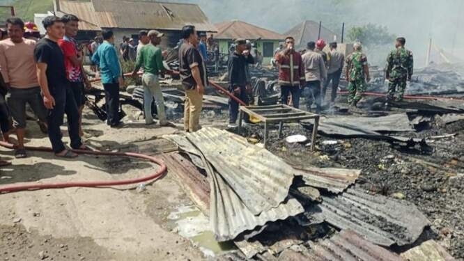 Rumah di Aceh Tengah yang terbakar.