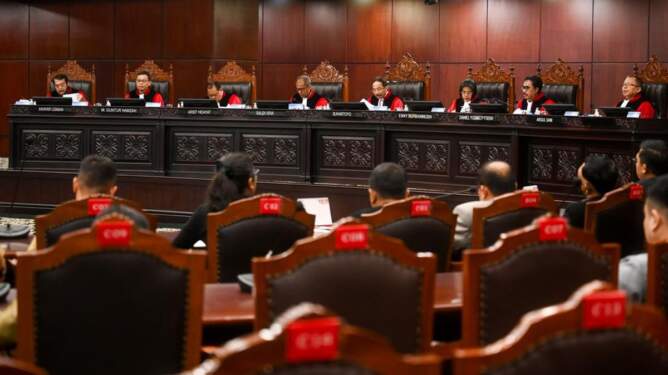Foto: Mahkamah Konstitusi (MK) memutuskan partai atau gabungan partai politik peserta Pemilu bisa mengajukan calon kepala daerah meski tidak punya kursi DPRD. ANTARA
