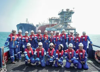 Foto: Kunjungi Terminal LNG FSRU Lampung, Asosiasi Industri Jadi Saksi Penyaluran LNG 2