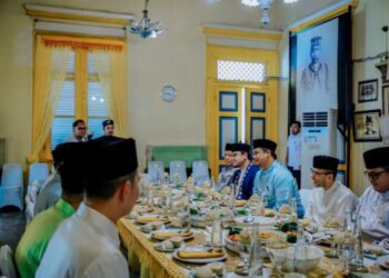 Bobby Makan Siang Bersama Sultan Se-Sumut di Istana Maimun