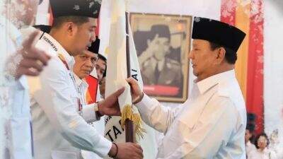 Foto: Ketua Umum Gerindra Prabowo Subianto mengukuhkan Ade Jona Prasetyo sebagai Ketua DPD Gerindra Sumut.